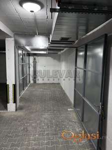Izdaje se parking mesto u podzemnoj garaži, 11m2