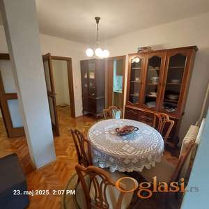 ODLIČAN STAN BLIZU DETELINARSKE PIJACE