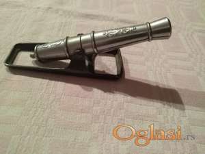 stari top vadičep i otvarač za flaše 50 god star