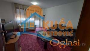 Izdaje se stan u blizini Pravnog fakulteta!