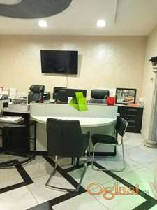 Poslovni prostor sa kancelarijskom opremom u centru grada ID#6539