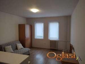 RENOVIRANA GARSONJERA NA PODBARI