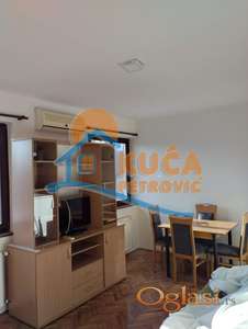 Izdaje se stan u blizini Bulevarske pijace!