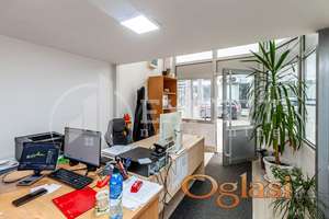 Lokal 60m2 dva nivoa, centar grada