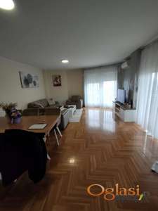 ODLIČAN ČETVOROSOBAN STAN U NOVOJ ZGRADI NA BULEVARU EVROPE