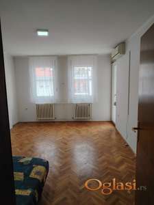 JEDNOSOBAN STAN 41 m2 - PODBARA - Marka Miljanova (Blizu Centra)
