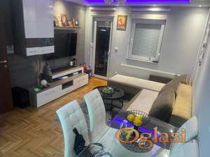 Namesten jednoiposoban stan Altina-Zemun TOP