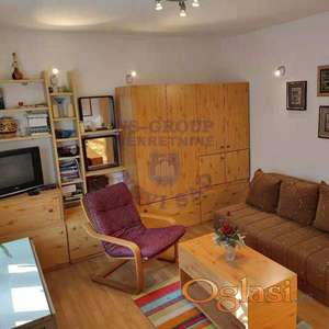 Dvosoban dvorisni stan,61m2