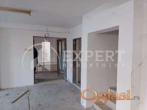 Izdaje se poslovna zgrada u Naselju 9. maj, 312m2