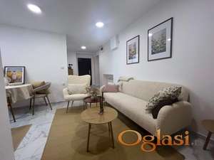 Jednoiposoban stan u Centru grada!