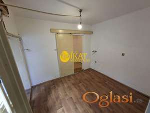 Zvezdara, Đeram pijaca, kuća, 26m2 ID#4568