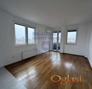 Trosoban nov LUX stan- Bulevar!