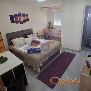 Izdaje se garsonjera od 28 m² u Petrovaradinu.