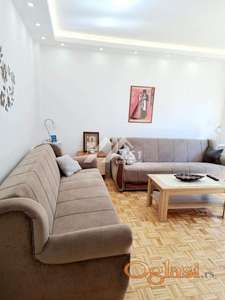 IZDAJE SE DVOSOBAN STAN KOD SAJMA ID#5800