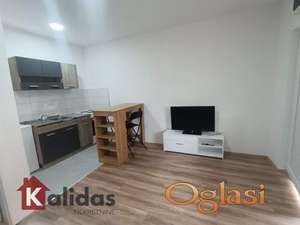odmah useljiva garsonjera - sve novo