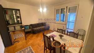 Izdaje se dvosoban stan na Bulevaru