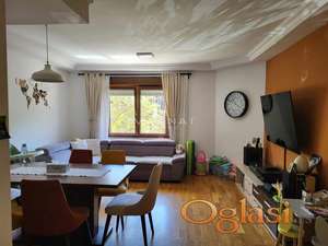 Zvezdara, trosoban stan sa garažom ID#5606