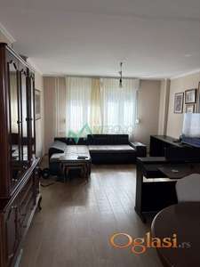 Liman 4 - Komforan trosoban stan 80m2