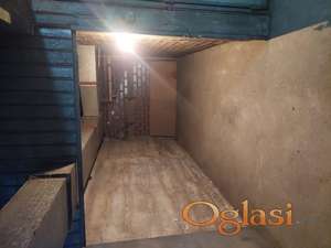 Izdajem garazu na Grbavici 70 eur