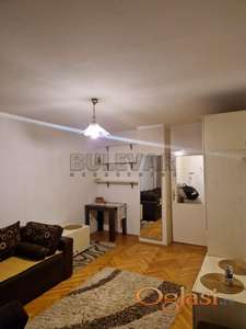 Izdaje se stan na Bulevaru Nemanjića!