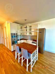 Izdavanje luksuznog 3.5-sobnog stana u centru Pančeva – Idealno za porodični život ili poslovne aktivnosti