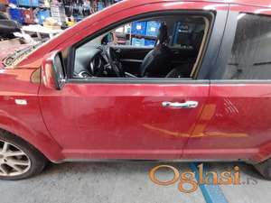 Fiat Freemont prednja leva vrata crvena kod boje PRH-Deep cherry red crystal pearl - crvena