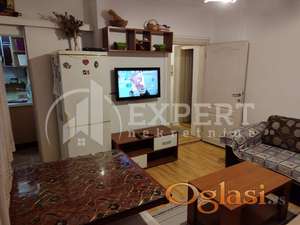 Na prodaju dvoiposobni stan u blizini NKC-a