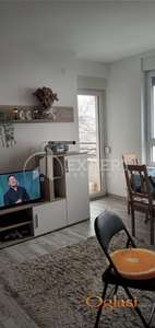 Izdaje se stan u centru grada na keju!