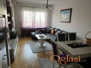 Izdajem luks opremljen stan na Vračaru