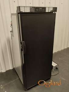 Carbest frižider za kamp prikolice