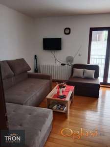 Garsonjera u parku 28m2