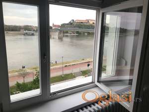Vlasnik izdaje trosoban stan sa pogledom na Dunav i Petrovaradinsku tvrđavu