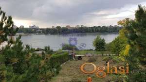 Prelep plac na Donjem putu.