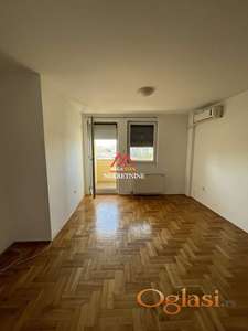 🏢 Izdaje se nenamešten dvoiposoban stan – Podbara
