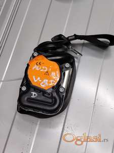 Audi a3 v8 prednji desni pojas 2012-2020 Originalni delovi  Moguca ugradnja delova  Alfa Romeo 147-156-166-159-GT-MiTo-Giulietta Fiat bravo 2 - croma -grande punto -multipla 2 -punto 3 -stilo-idea Freemont Panda 3 500L 500 Lancia ypsilon-delta-musa-lybra Volkswagen Golf 6  Audi a3 2012-2020  Ukoliko zelite da porucite Posaljite poruku preko sms poruke ili pozovite na telefon 0616115961