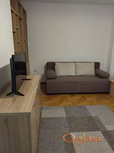 LEPA I UDOBNA GARSONJERA