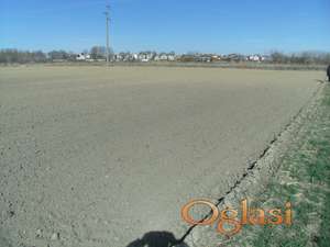 SNIŽENO  AKCIJA  KAĆ   PLAC KOD BELOG VIRA   MOŽE SE UVESTI STRUJA I VODA - 4735 m2   ----------- 90000 evra