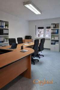 Poslovni prostor u centru, na top lokaciji, prva zgrada do suda kod spensa