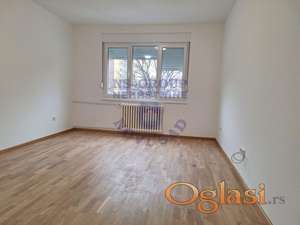 Kompletno renoviran - Uknjižen