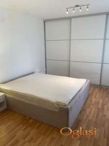 Izdavanje četvorosoban stan Savski venac kod Slavije Hrama i Kliničkog centra – odlična lokacija