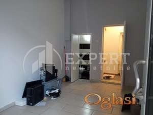 Izdaje se lokal 20m2 u samom centru grada