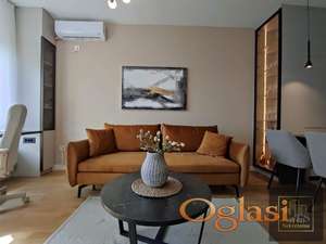 Luksuzan, kompletno namešten stan - Knežev park