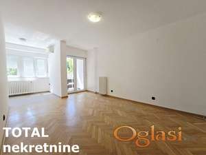 STAN - NOVI SAD - BULEVAR - 33m2 - 108000 evra