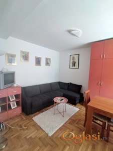 IZDAJE SE JEDNOSOBAN STAN, SAJAM, NOVI SAD