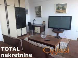 NOVI SAD - CENTAR - 52m2 - 400 evra