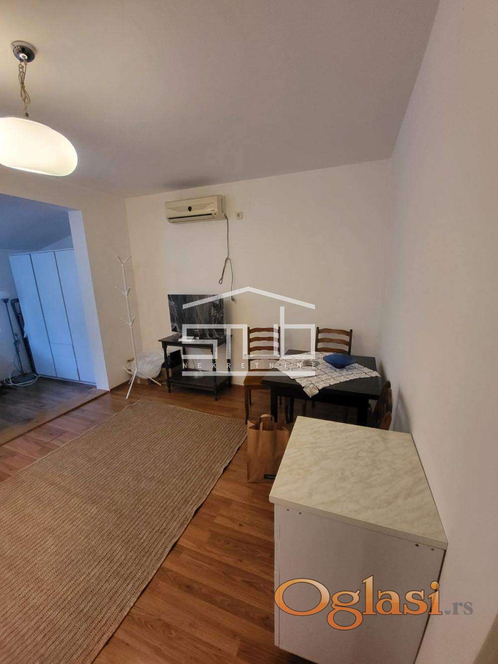 Galenika 1.5 namešten stan — fotografija