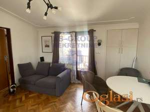 Odličan jednoiposoban stan u samom centru grada!