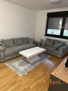 Nov, kompletno namešten, troiposoban stan