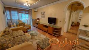 MODERAN DVOSOBAN STAN U SLOVAČKOJ ULICI-USELJIV OD 01.12.