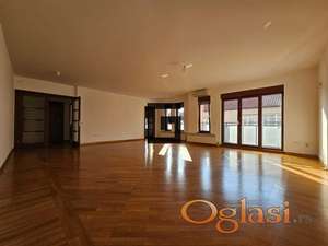 LUX Petosoban Stan od 190 m² sa Garažnim Mestom – Vračar ID#3272